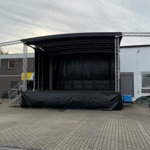 Trailerbühne Rundbogen 8mx6m