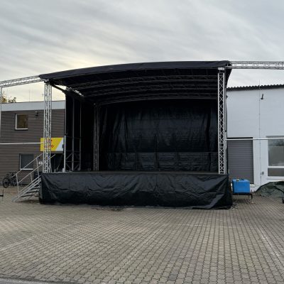 trailerbühne8x6.jpeg